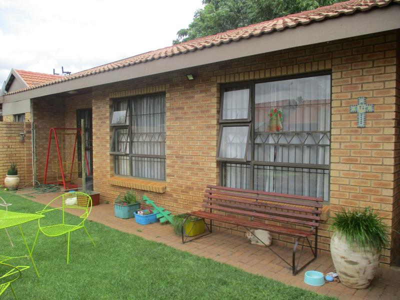 3 Bedroom Property for Sale in Langenhovenpark Free State